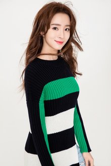 以倡导国民新女性折叠编辑本段演艺经历在大学期间,胡冰卿于2011年9月