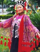 哈尼族服饰