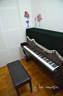 走进现代音乐的摇篮：钢琴制造业的发展与革新