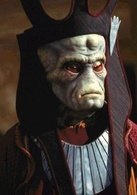 纽特·冈雷(西拉斯·卡森饰)