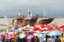 浙江地区送“大暑船” 浙江地区送“大暑船”