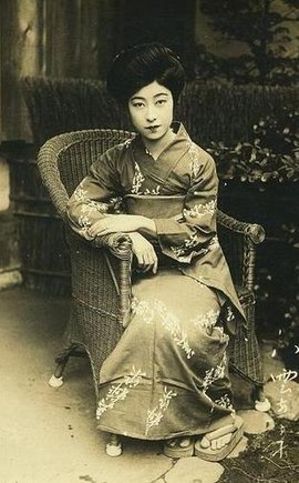 川田芳子