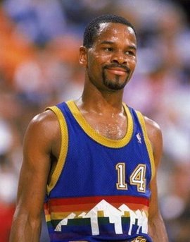 迈克尔·亚当斯