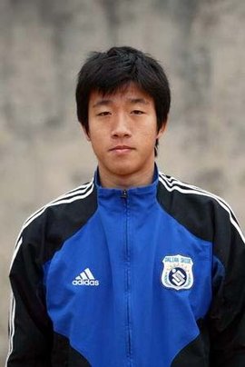 王圣足球运动员