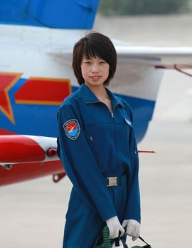 張曉佳中國空軍首批戰鬥機女飛行員