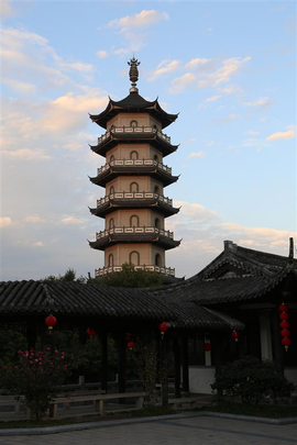 河北三河灵山塔