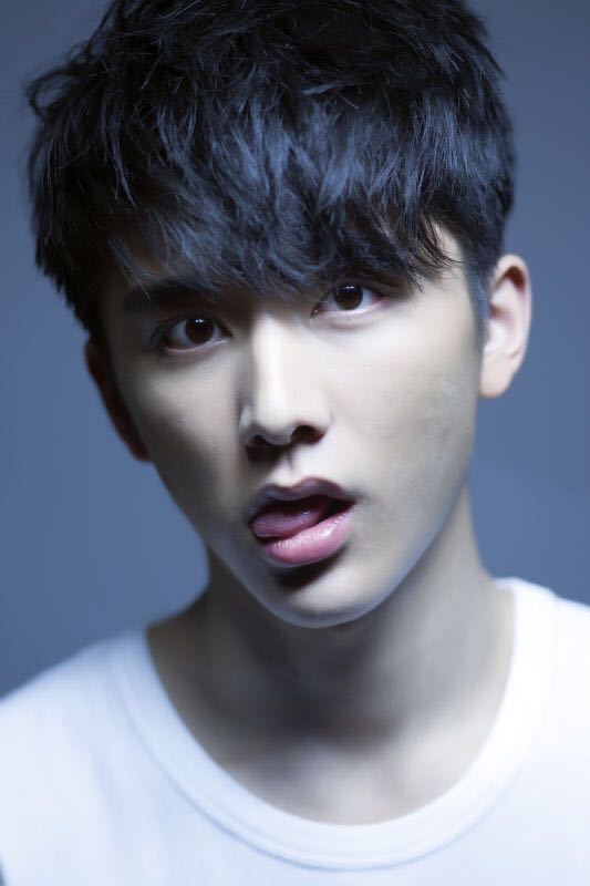 张新成图册_360百科