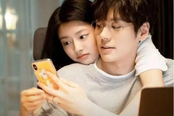 这部剧是由李爽导演,魏哲鸣,徐若晗 ,代云帆,赵珞然,马歌,生港帅