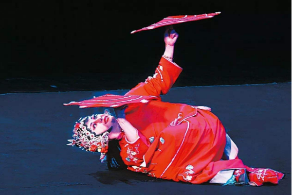 中国舞动作"卧鱼"的来历