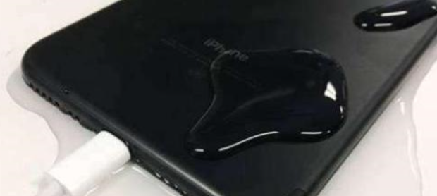 手机进水无法开机了怎么办_360新知