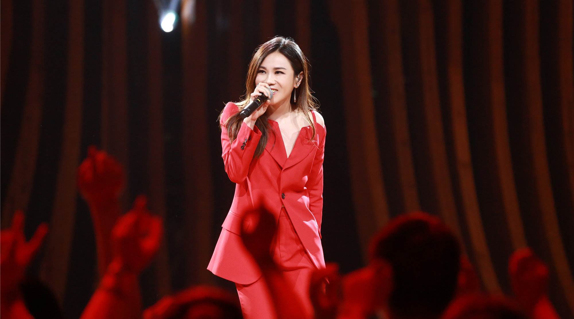 布克热火默契渐增与队友配合愈发娴熟助力球队战绩稳步提升