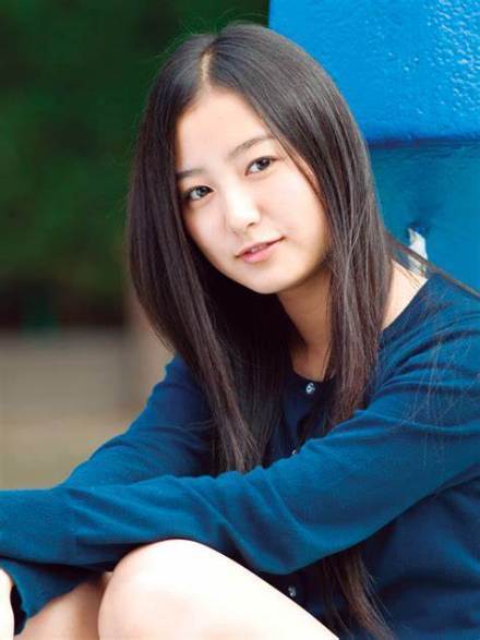 高田里穗图册_360百科