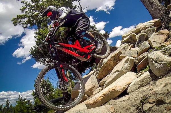 捷安特xtc800能玩速降吗?_360问答