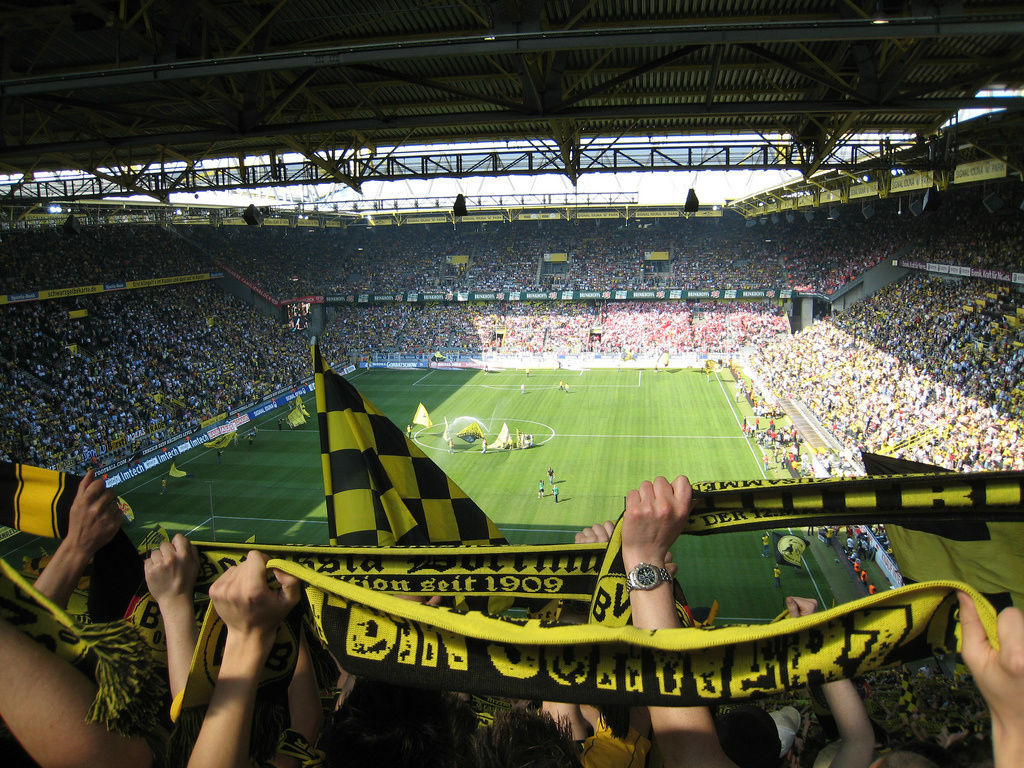 Dortmund Stadium Wallpaper - Borussia Dortmund Stadion Yellow Wall ...