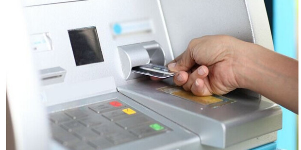 ATM机吞卡、吞钱怎么办