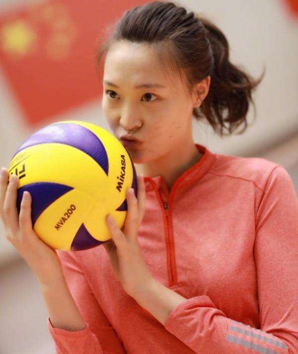 中国女排闫妮退役了吗?