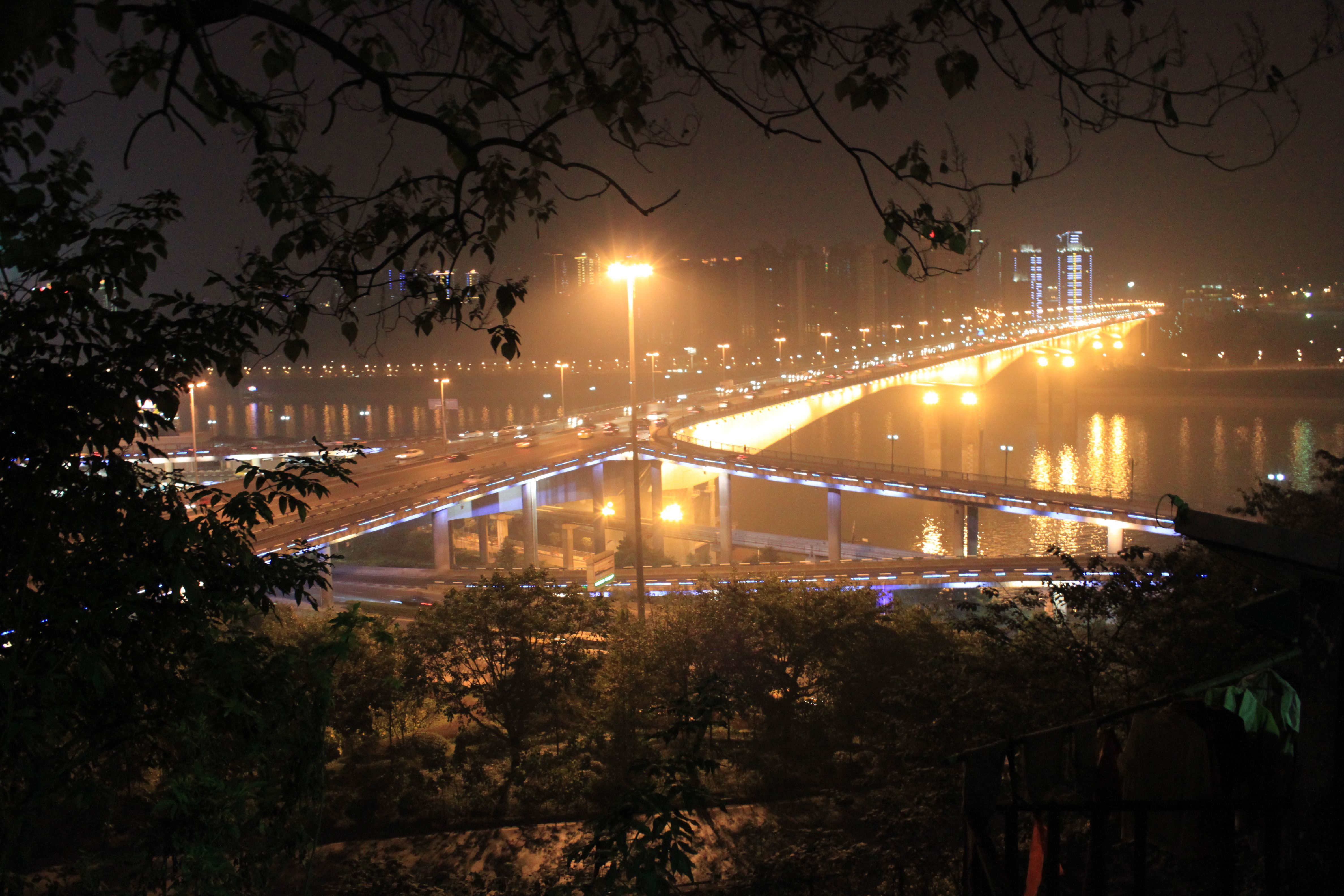 重庆主城最“低调”的轨道桥：高家花园大桥，连接沙坪坝与江北 - 知乎