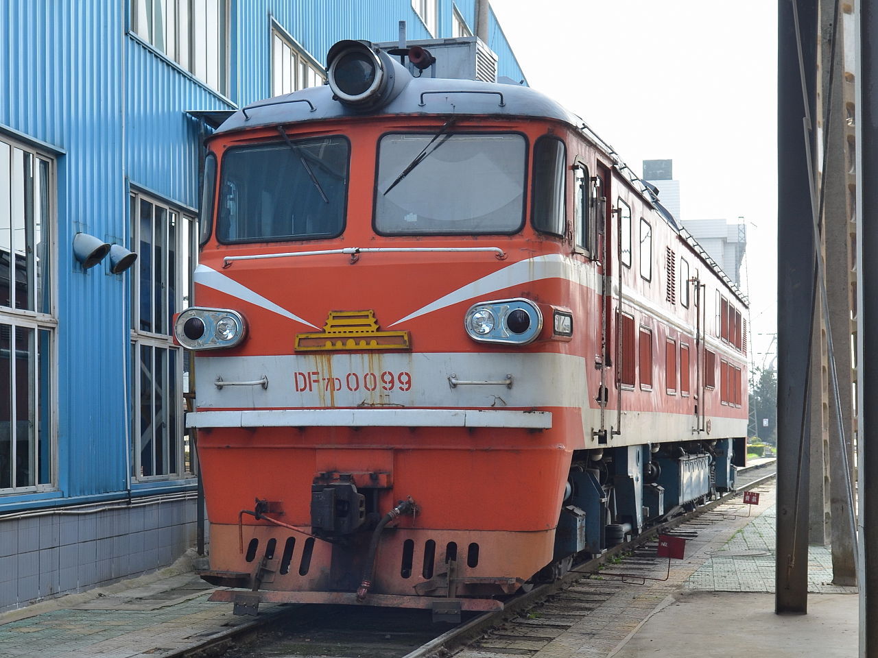 【铁道科普】苏联铁路第一种准高速干线客运内燃机车——TEP60型 - 知乎