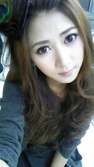 闫凤娇诚勿扰女嘉宾惊现不雅照厕所门 年轻女孩为何不能犯错