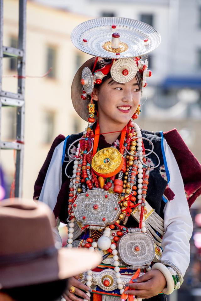 藏族服饰图册_360百科