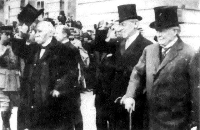 从三巨头到全民皆兵篮网热火战术博弈成季后赛风向标