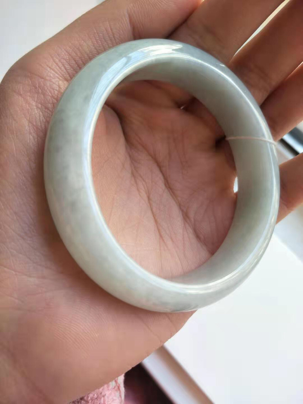 买了翡翠手镯