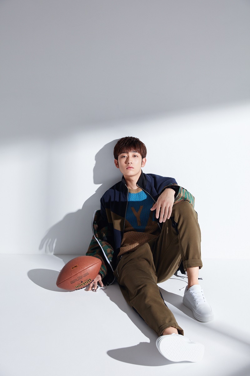 杨昊铭图册_360百科