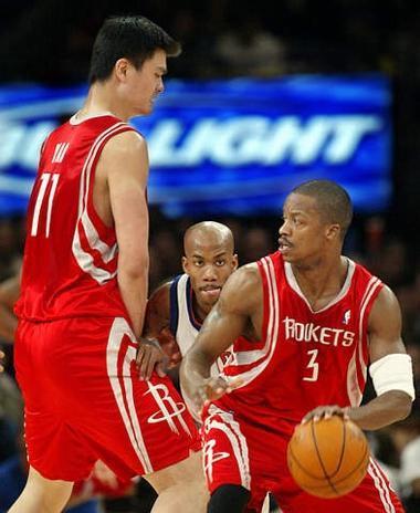 挡拆配合与无球跑动的战术精髓