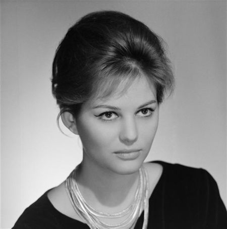 克劳迪娅·卡汀娜图册_360百科