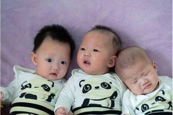 杭州女子生三孩哺乳期被开除，哺乳期开除员工合法吗?？