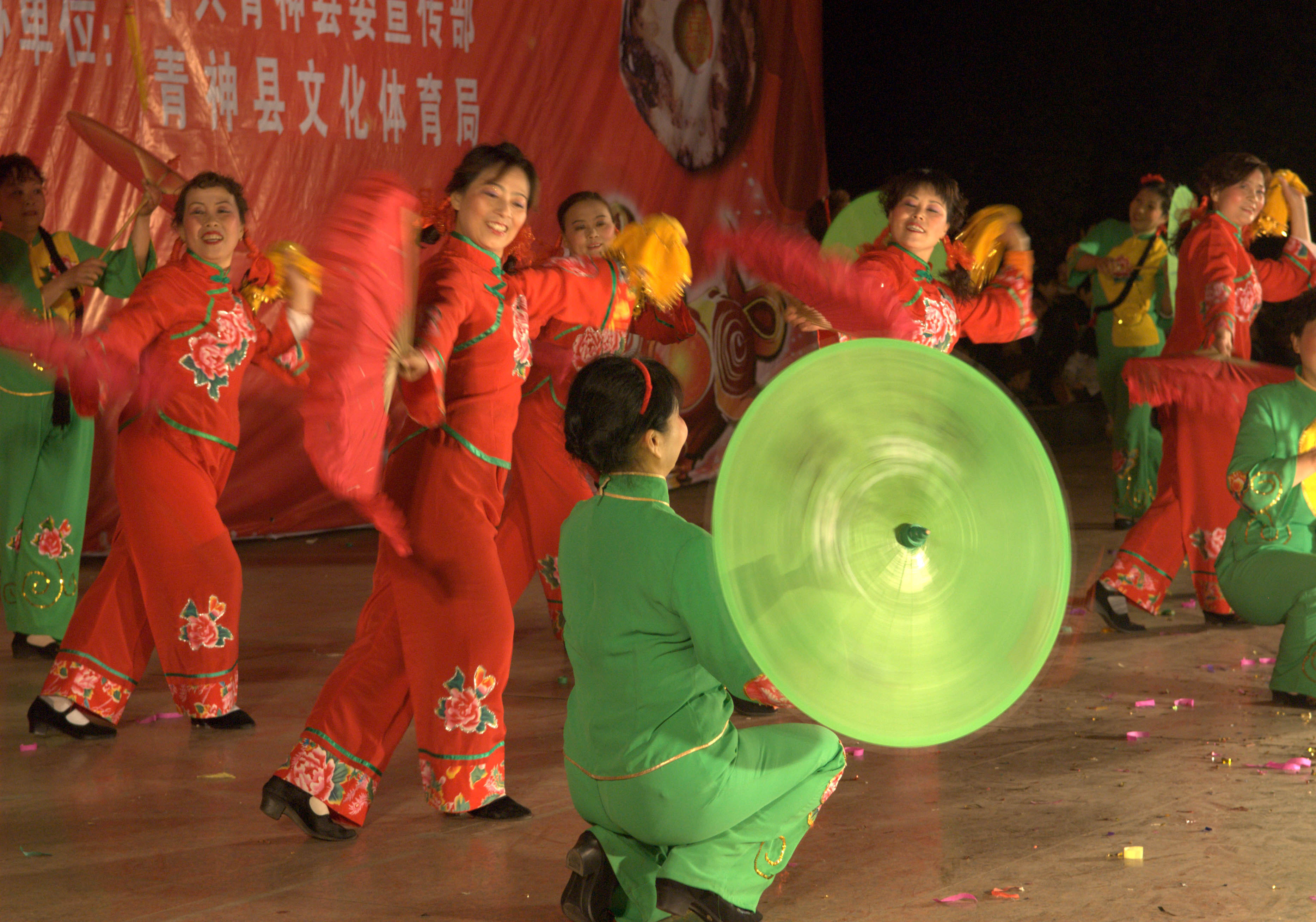 人灯舞图册_360百科