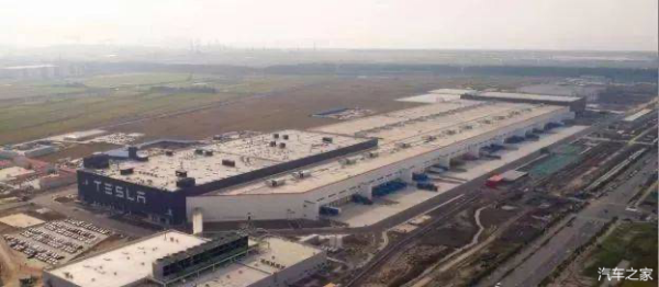 特斯拉上海工厂积极复工，美国工厂却挥裁员大棒？