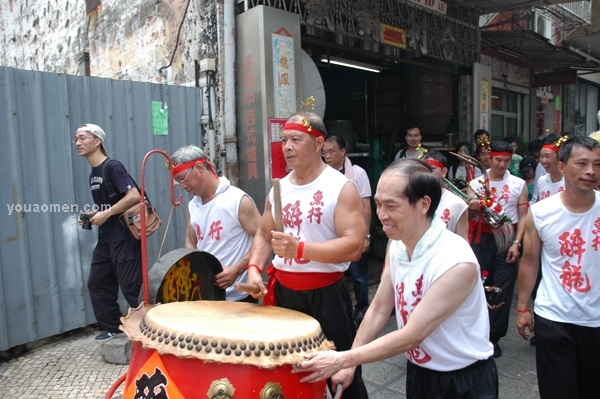 公益金捐八萬支持魚行醉龍節