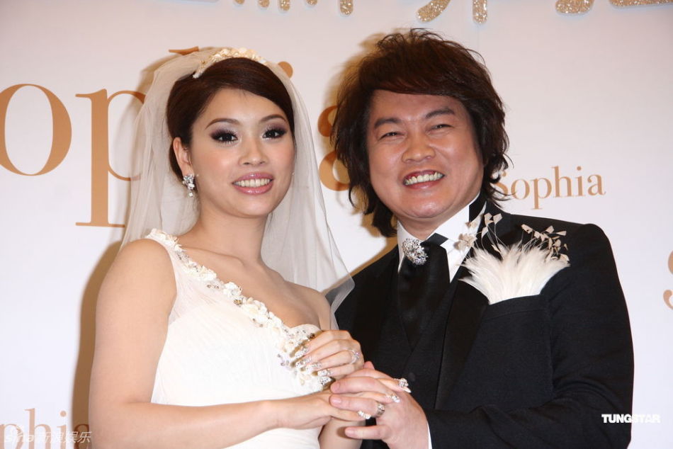 康康(台湾歌手、节目主持人、演员)_360百科