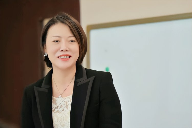 杨惠妍图册_360百科