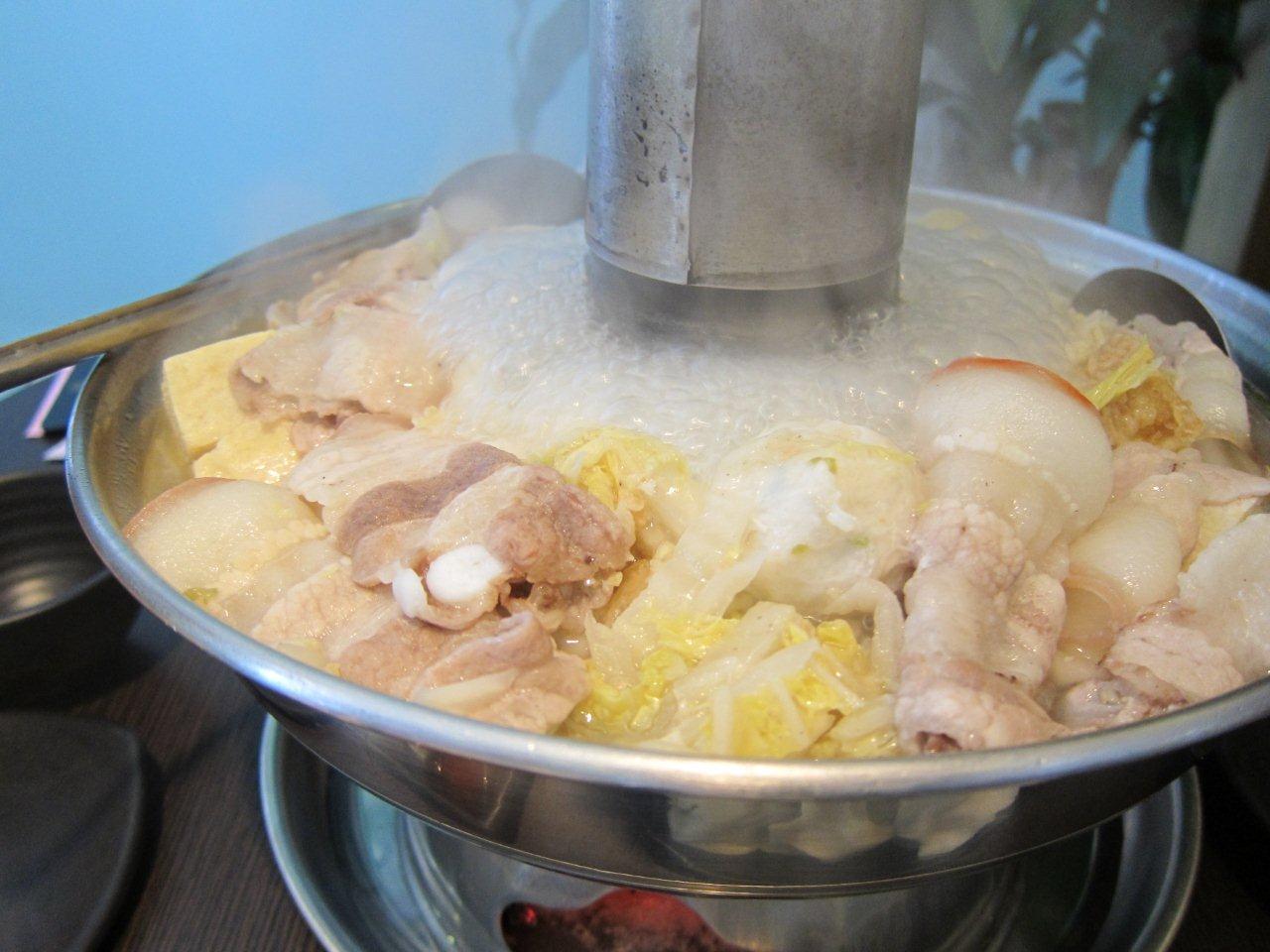 酸菜白肉砂锅——记忆里最好吃的妈妈菜