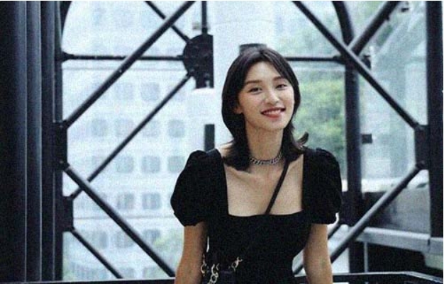 王丹妮图册_360百科