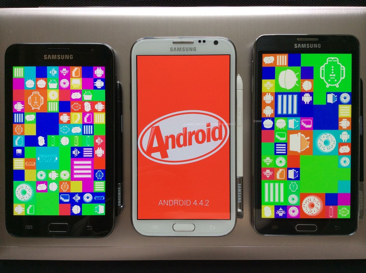 三星Galaxy Z Fold2 5G手机发布 近乎完美的折叠屏_3DM单机