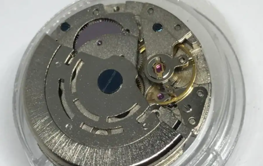 8215机芯是哪里产的?_360问答