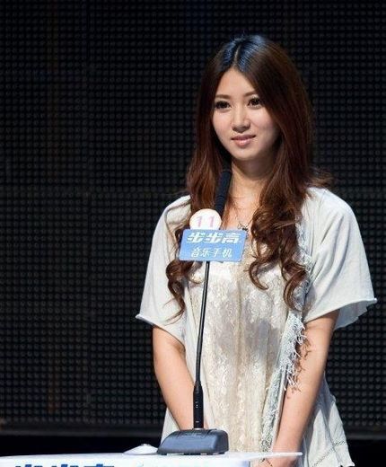 闫凤娇厕所门图册_360百科