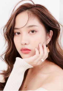 莎露彩·查金哈图册_360百科