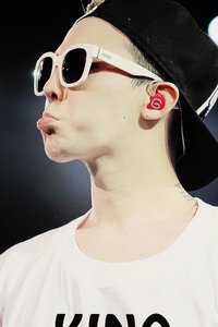 权志龙(韩国歌手、bigbang队长兼Rapper)_360百科