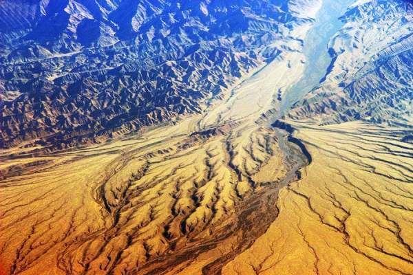 内力作用与外力作用对地貌的影响是什么?