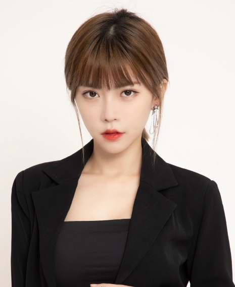 周淑怡展示最新白马战衣不慎走光：我没穿透视装0402 - 哔哩哔哩