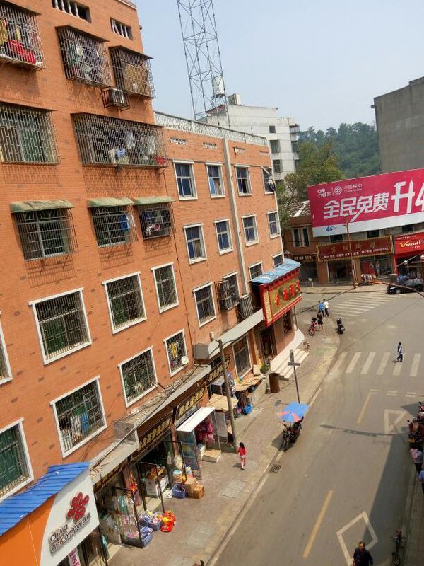 郴州服装店的潮流变迁与未来趋势