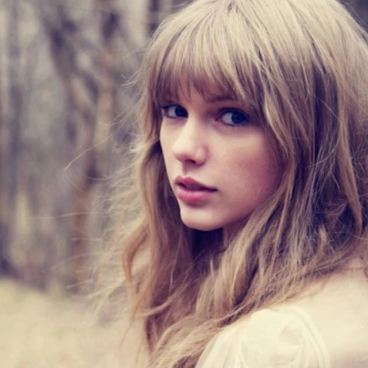 Taylor Swift 新专辑《Folklore》悄然上线，重拾乡村音乐风格她变了_凤凰网