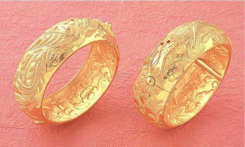 伟德bv1946官网-金饰克价站上1620元 头部企业多维发力夯实竞争优势