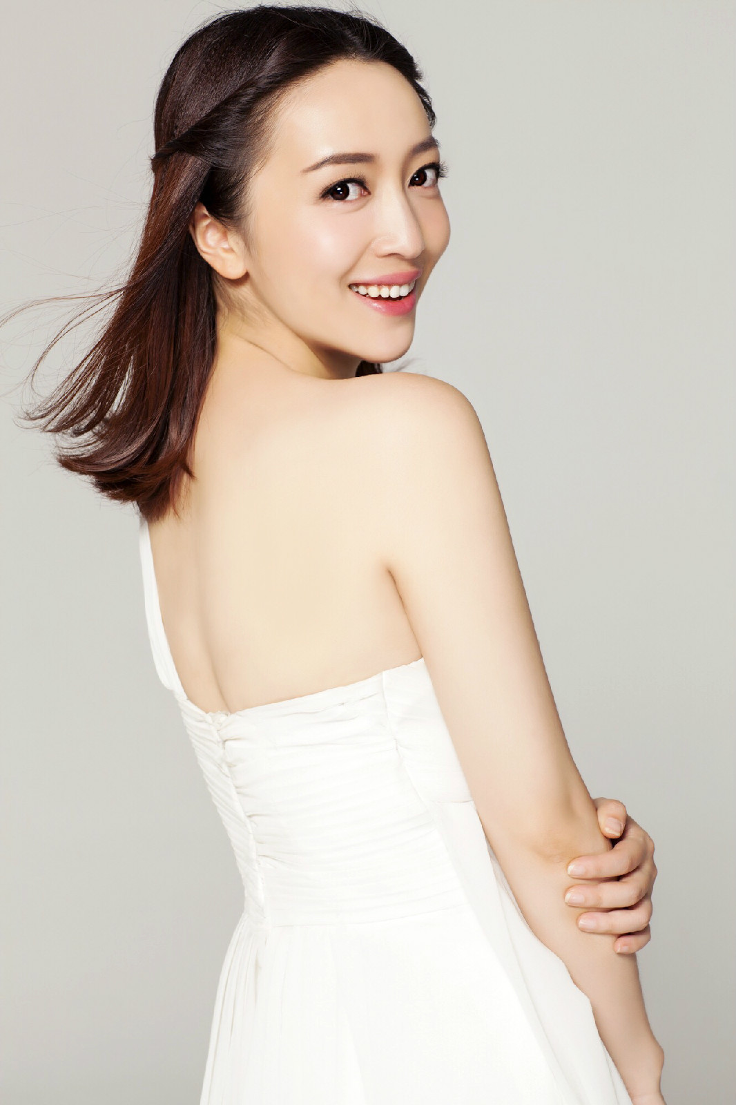 杨奕佳图册_360百科