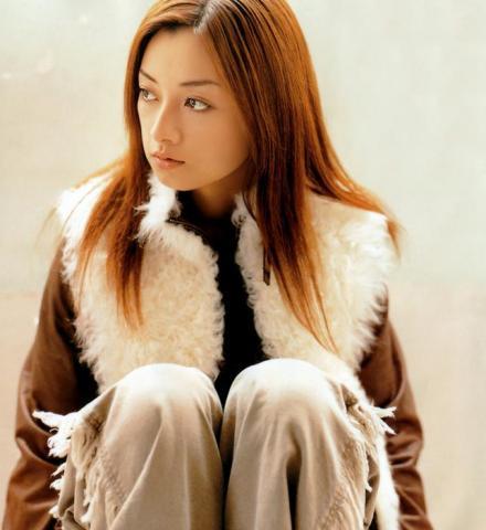 伴都美子图册_360百科