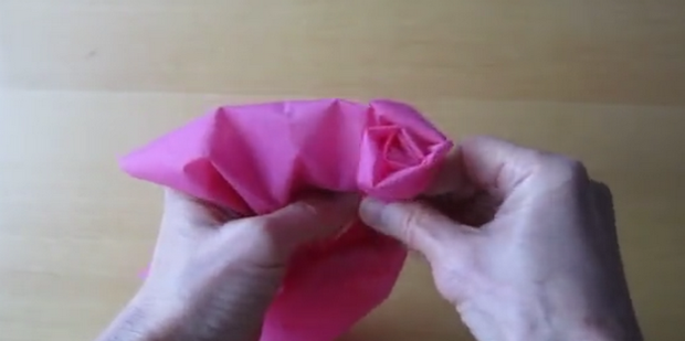 用卫生纸怎么做玫瑰花